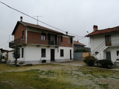 RUSTICO IN ZONA CENTRALE A MORETTA