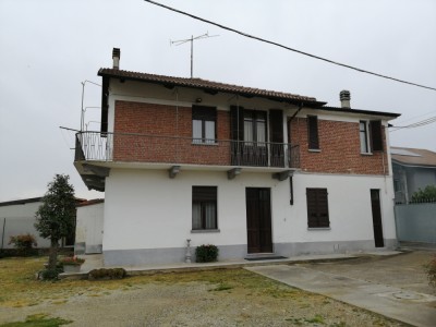 RUSTICO IN ZONA CENTRALE A MORETTA